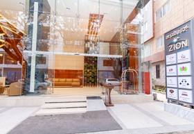 Zion - A Luxurious Hotel