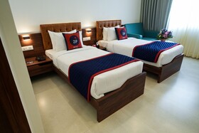 Zip By Spree Hotels Purple Orchid