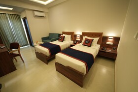 Zip By Spree Hotels Purple Orchid