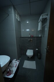 Zip By Spree Hotels Purple Orchid