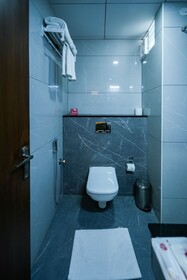 Zip By Spree Hotels Purple Orchid