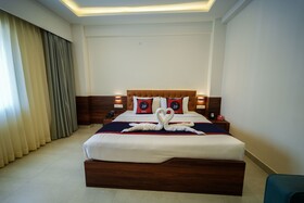 Zip By Spree Hotels Purple Orchid