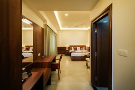 Zip By Spree Hotels Purple Orchid