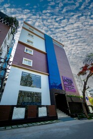 Zip By Spree Hotels Purple Orchid