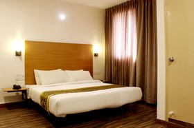 Jagadish Hotel - Begur Hotel