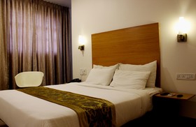 Jagadish Hotel - Begur Hotel