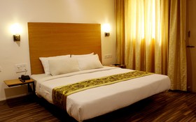 Jagadish Hotel - Begur Hotel