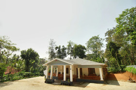 Home Luxury 3BHK By OYO Rooms