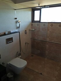 Shathayu Ayurveda Yoga Retreat