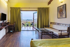 Shathayu Ayurveda Yoga Retreat