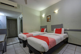 OYO 22528 Hotel Travel Inn