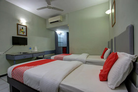 OYO 22528 Hotel Travel Inn