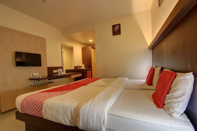OYO 22528 Hotel Travel Inn