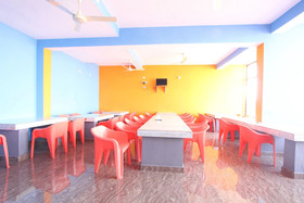 Hotel Royal Valley By OYO Rooms