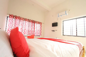 Hotel Royal Valley By OYO Rooms