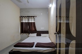 Skg Tourist Inn by OYO Rooms