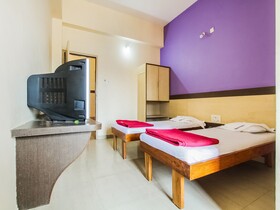 Hotel Hoysala Deluxe Lodging by OYO Rooms