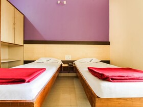 Hotel Hoysala Deluxe Lodging by OYO Rooms