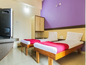 Hotel Hoysala Deluxe Lodging by OYO Rooms