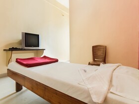 Hotel Hoysala Deluxe Lodging by OYO Rooms