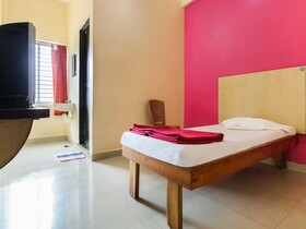 Hotel Hoysala Deluxe Lodging by OYO Rooms