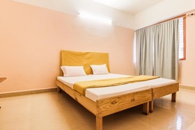 Al-Madina Fine Dine & Lodge by OYO Rooms