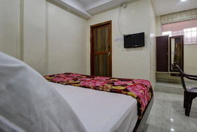 Hotel Navaratna Deluxe by OYO Rooms