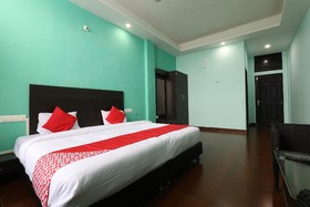 The Village Hotel by OYO Rooms
