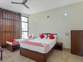 Hotel Raj