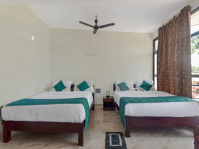 Hotel Raj