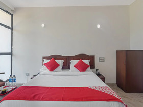 Hotel Raj