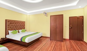 Treebo Trend Hotel Doha King