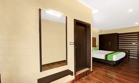 Treebo Trend Hotel Doha King