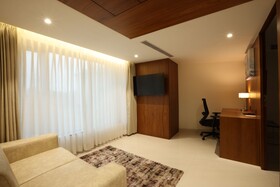 Royal Plaza Suites