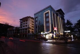 Royal Plaza Suites