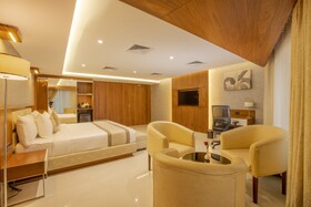 Royal Plaza Suites