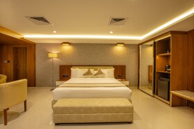 Royal Plaza Suites