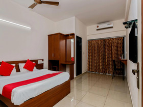 Samruddhi Lodge By OYO Rooms