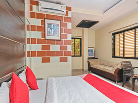 Shree Krishna Palace by OYO Rooms