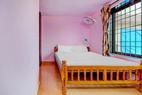 Hotel Half Moon by OYO Rooms