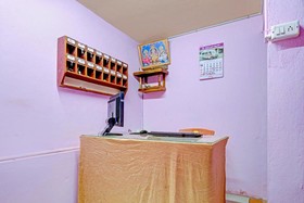 Hotel Half Moon by OYO Rooms
