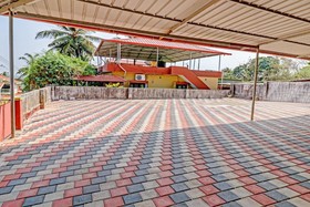 Hotel Half Moon by OYO Rooms