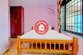 Hotel Half Moon by OYO Rooms