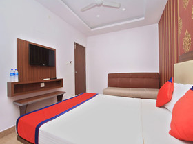 Hotel B S International