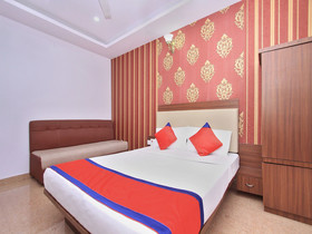 Hotel B S International