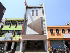 Hotel B S International