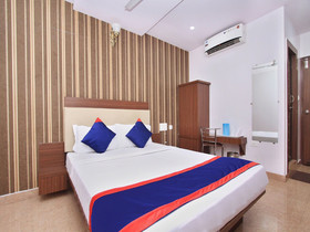 Hotel B S International