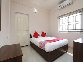 Indra Comforts By OYO Rooms