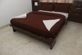 Iroomz D Silver Suites