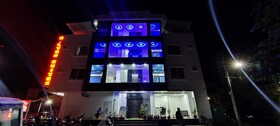 Iroomz D Silver Suites